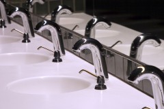 sensors-faucets- in-public-restroom-automatic-faucet80